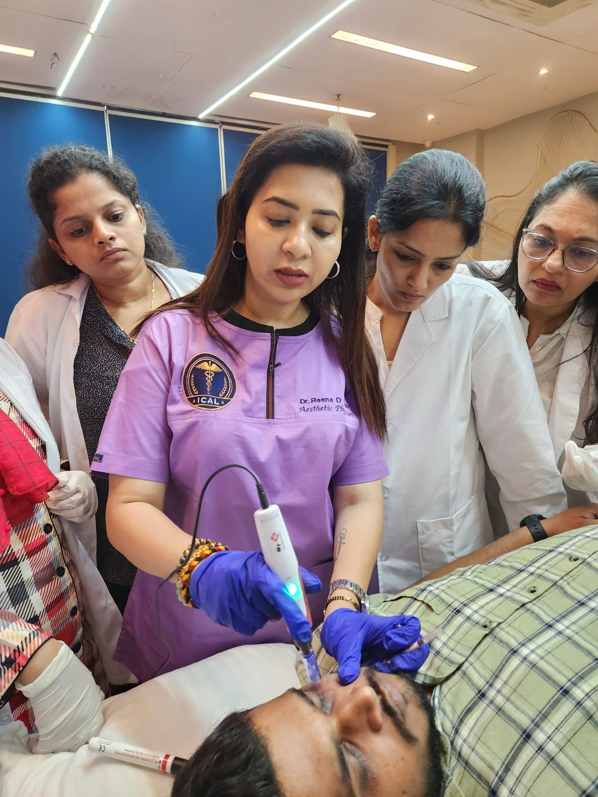 Dr Reinaa Abhay Perfect U Clinic aesthetic training session with medical professionals in Pune Maharashtra